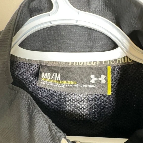 ❄️ Under Armour Men's Black/White Essential Woven Jacket - Picture 4 of 10